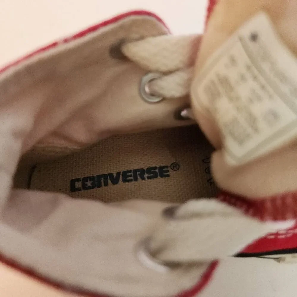 Converse Chuck Taylor All Star High Top in z bright Red for Toddlers Size 4